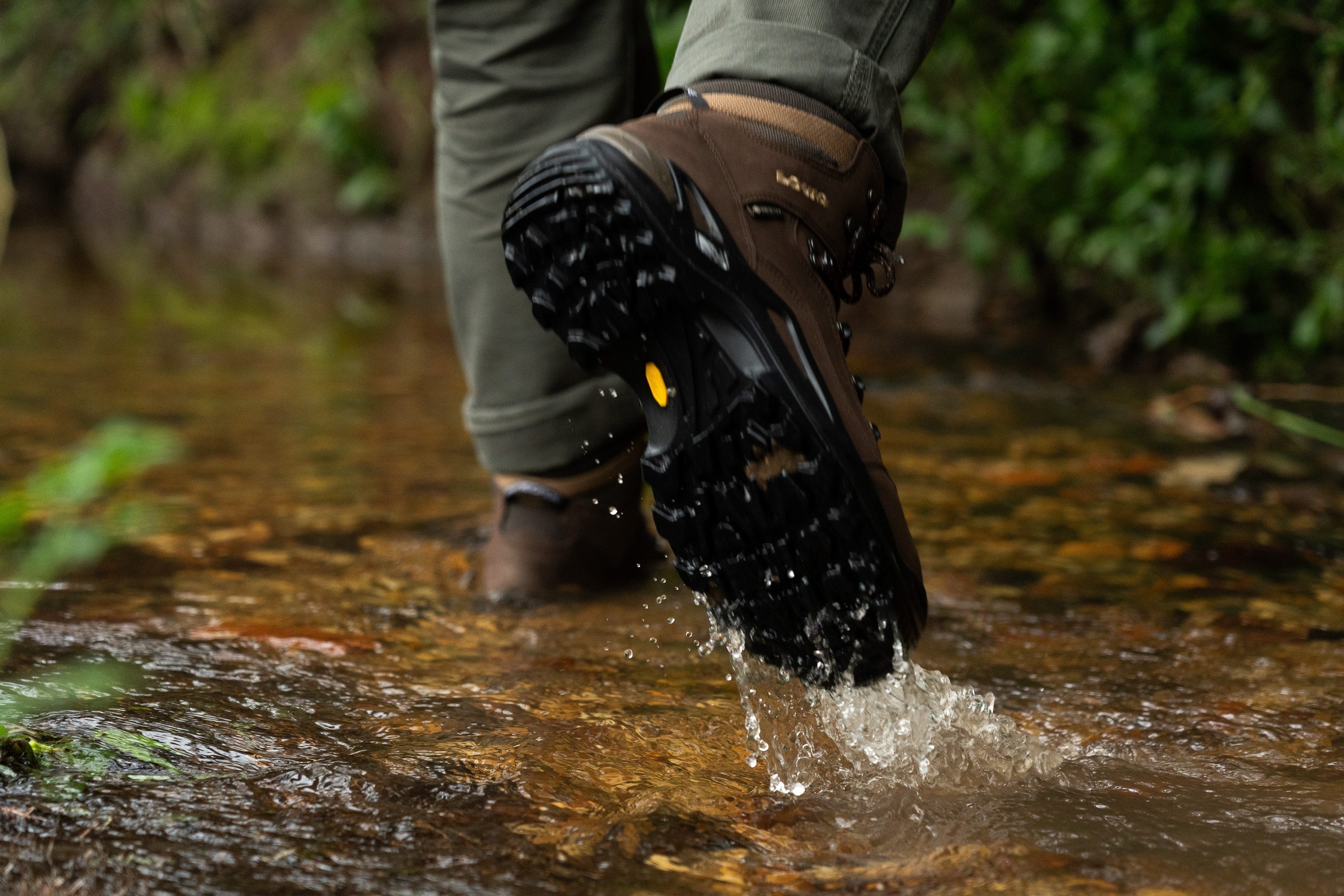 Senderismo sobre el agua prueba de botas de senderismo impermeables